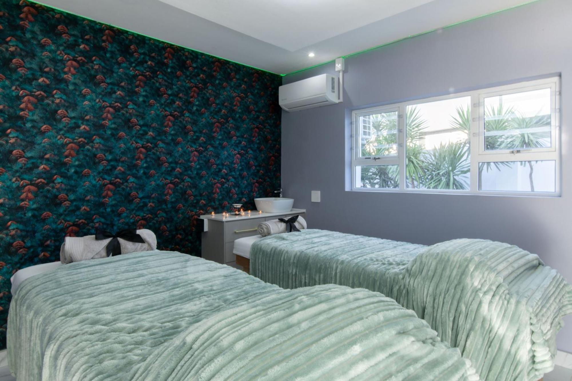 פורט אליזבת' Dolphin Bay Boutique Hotel And Spa מראה חיצוני תמונה